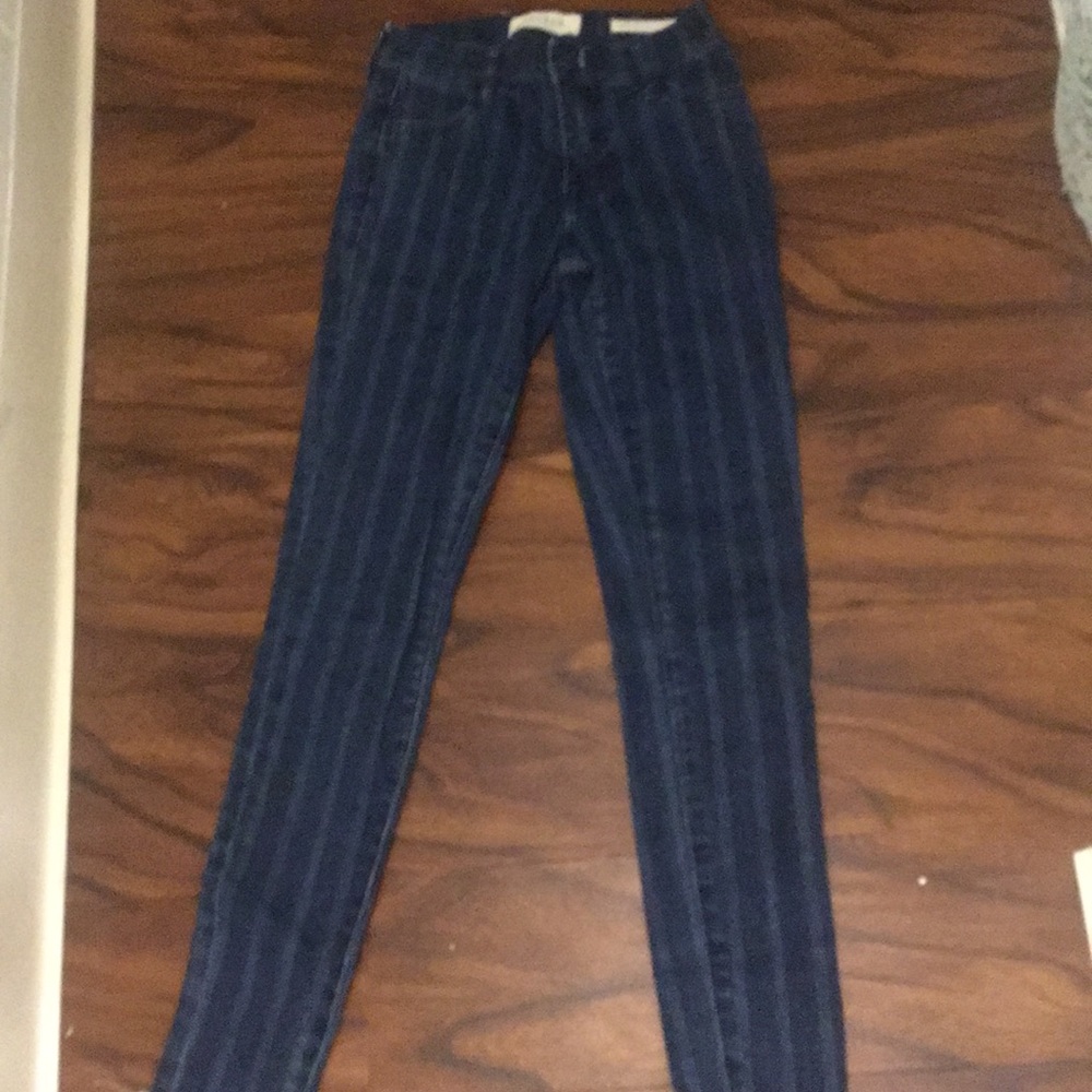 Jeans with strips